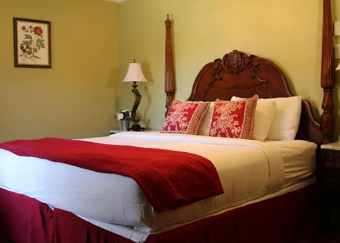 New World Downtown 3* Pensacola