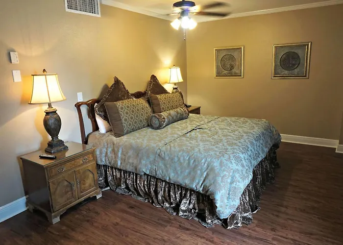 New World Downtown Inn