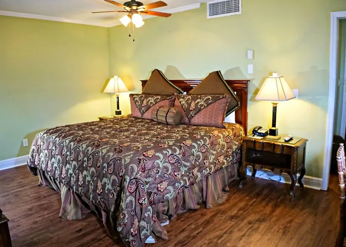 New World Downtown Inn