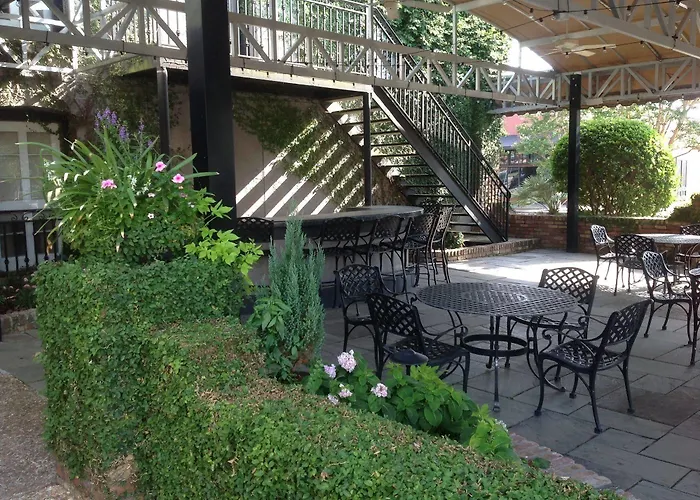Inn New World Downtown Pensacola
