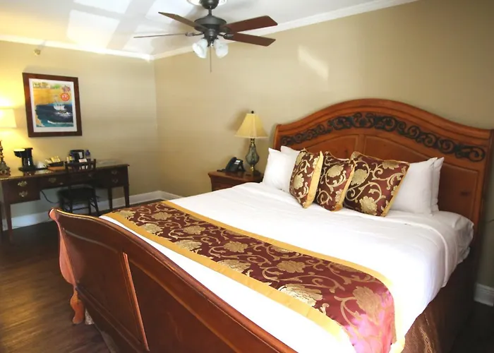 Inn New World Downtown Pensacola